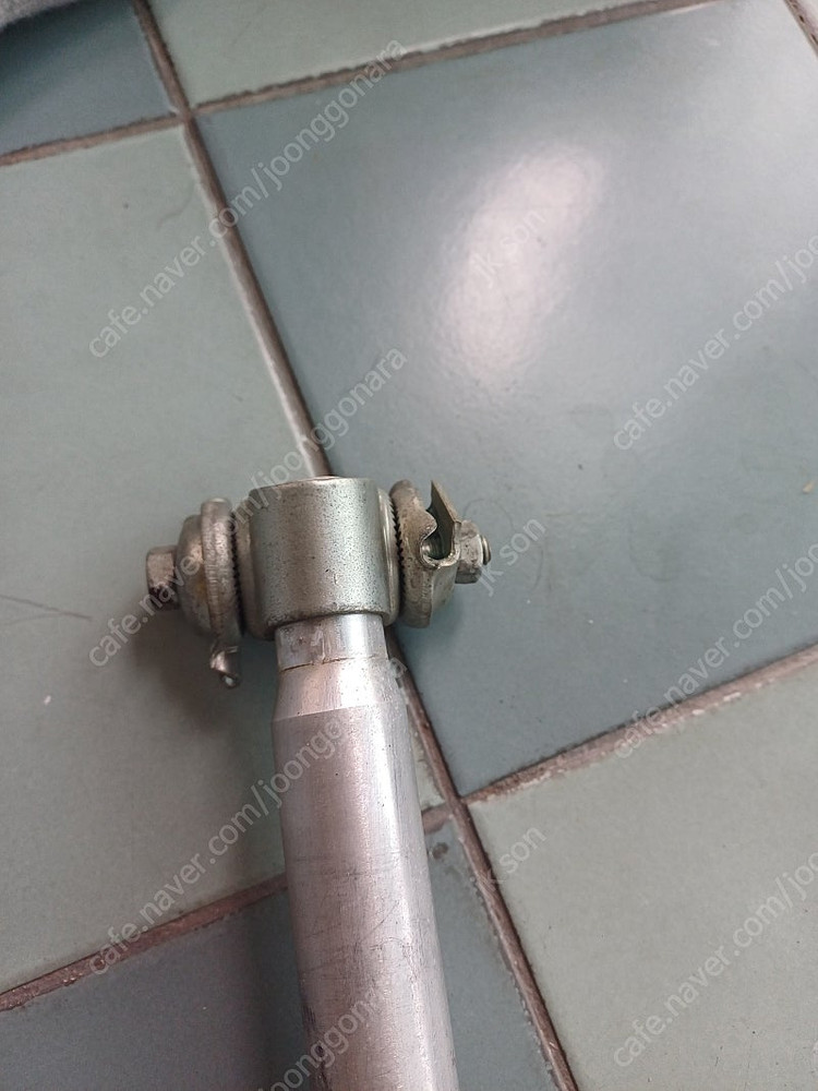 자전거 용품 부품 안장/안장봉 /페달/브레이크/물통케이지/펠릿페델/스템/지지대 등 이미지