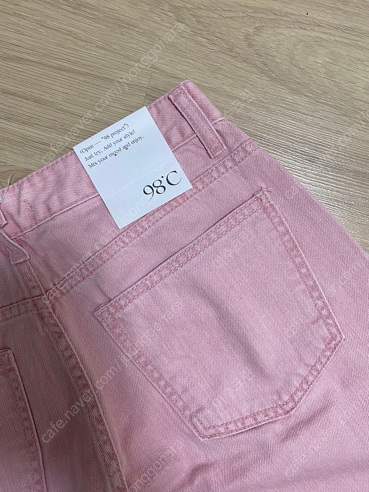 유명의류쇼핑몰 98도씨 핑크바지 (새제품) 이미지