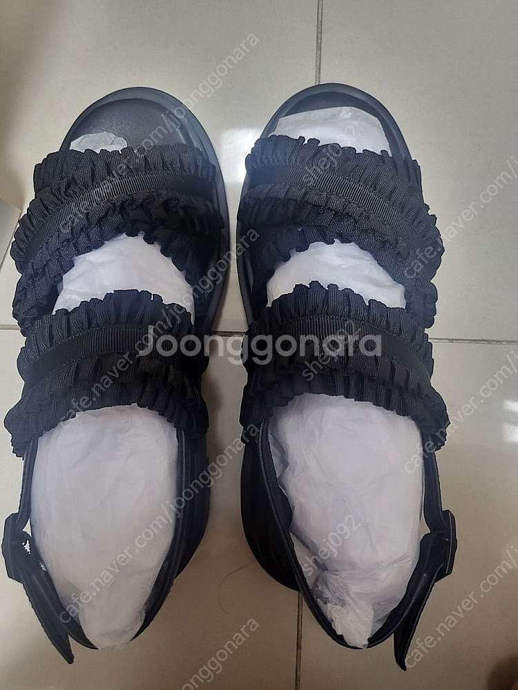 오늘만할인새상품)슈콤마보니 샌들팝니다--1