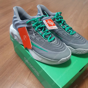 나이키 농구화 야니스 4 새상품 275 65,000원