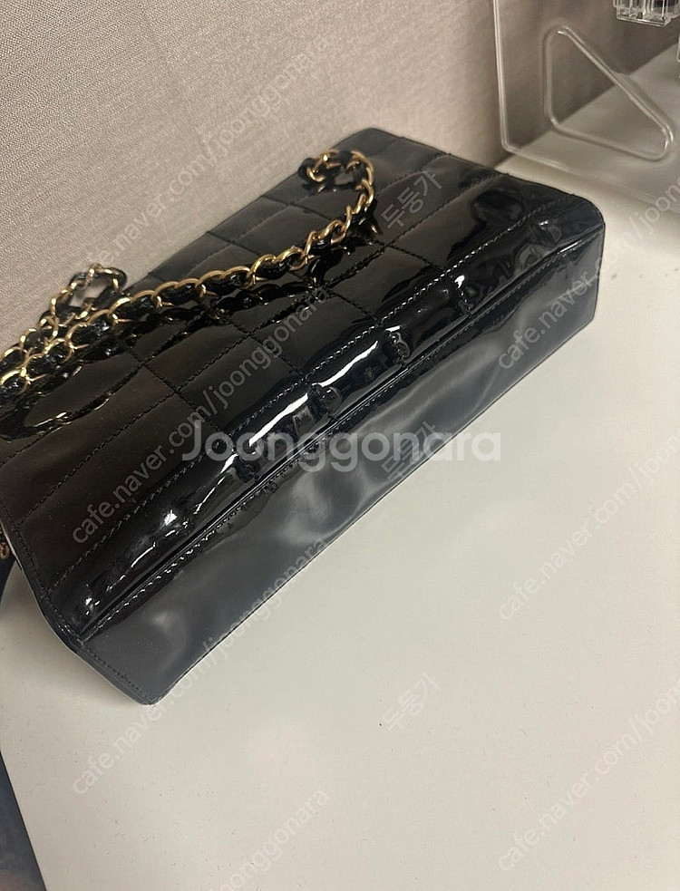 샤넬 제니 초코바 숄더백 블랙 페이던트 도트백 (정품)--7
