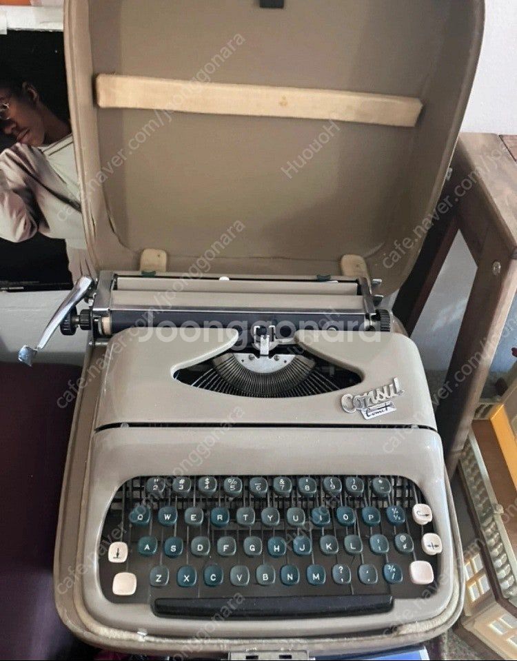 체코 엔틱 레트로 타자기 60년대 근대사 수동 타자기 ...--1