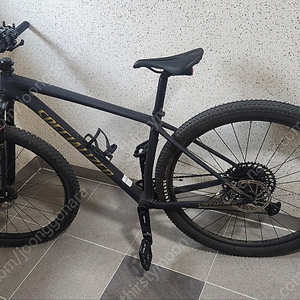 스페셜라이즈드 2023 에픽콤프 카본 MTB 하드테일 팝니다