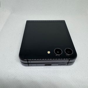 삼성 갤럭시 플립5 512G 내부액정 리퍼 새제품 대용량 그라파이트 52만원 판매합니다