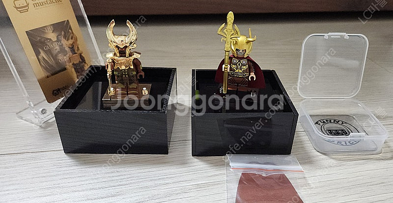 황금수염 헤임달 및 퍼니브릭 오딘 레고커스텀 미니피규어 일괄 팝니다.--0