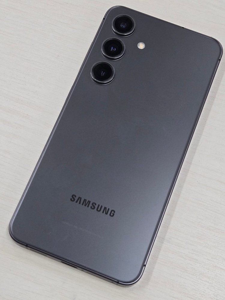 갤럭시 S24 블랙색상 256용량 새상품컨디션 초S급 단말기 55만 판매합니다 이미지