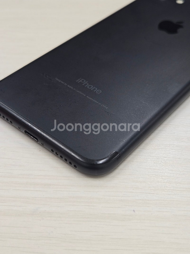 아이폰7 블랙색상 32용량 상태좋은 서브폰,카메라용,감성폰 단말기 12만 판매합니다--2