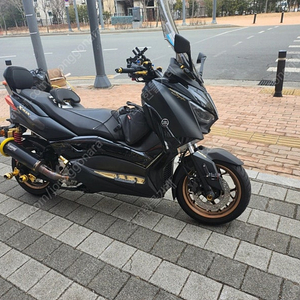 xmax300 22년출고 반풀옵