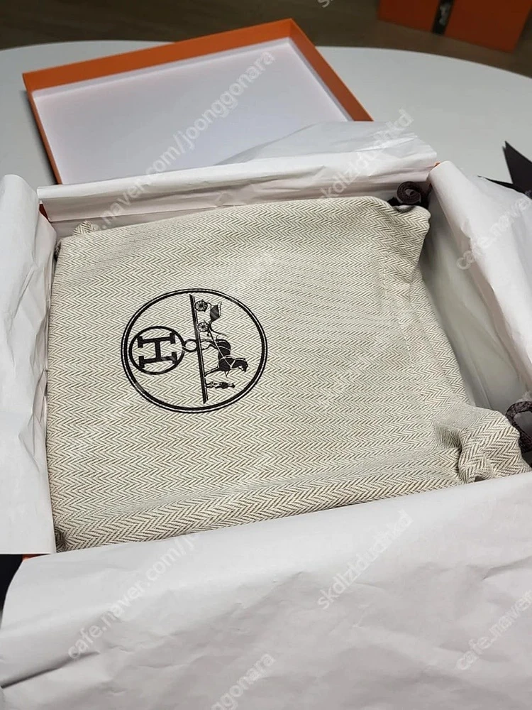 에블린 미니 로얄블루 금장 새상품 판매 이미지