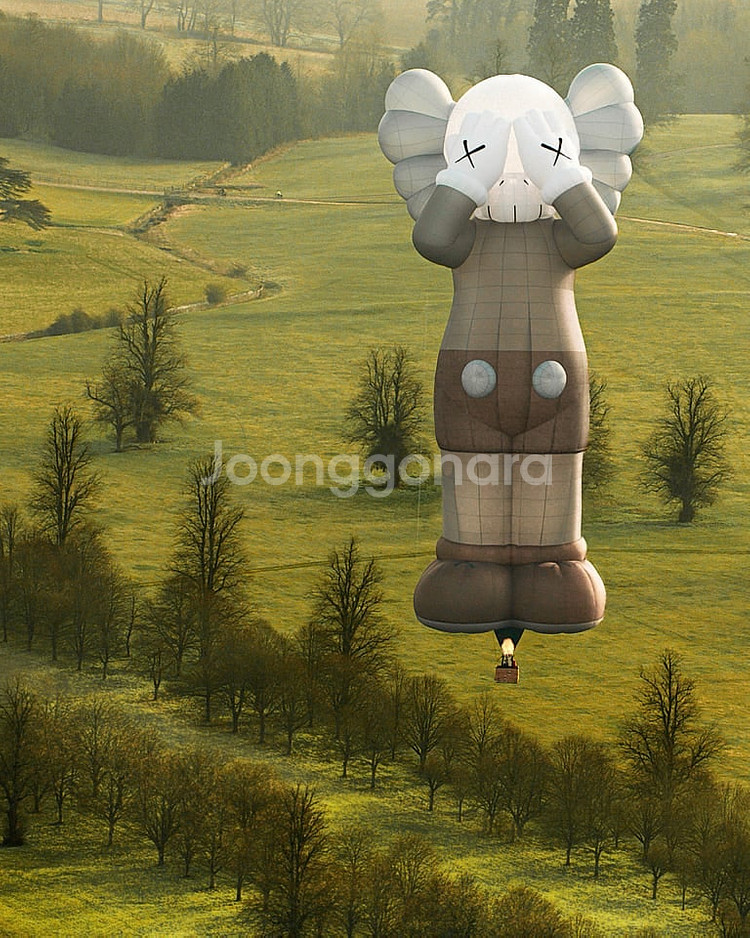 KAWS Holidya UK 카우스 피규어 홀리데이 U...--3