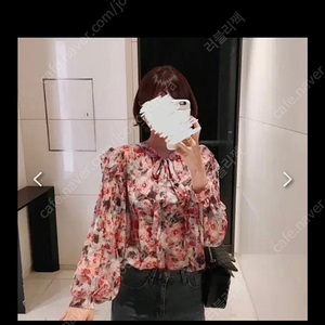 택포) 임블리 로즈플리츠 플라워 블라우스