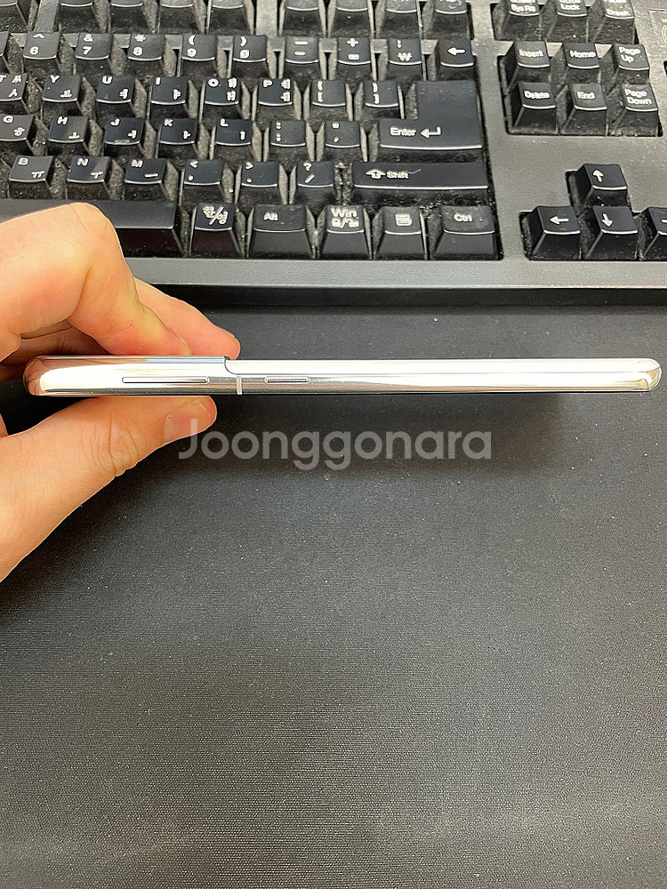 갤럭시S21 화이트 256GB 상태좋은 중고15만팝니다...--4