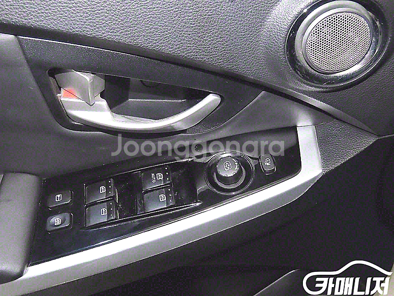 [KG모빌리티(쌍용) ]뉴코란도C 2WD 2.0 CVT...--5