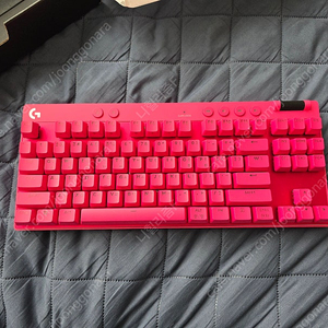 로지텍 G PRO X TKL RAPID 핑크 색상 자석축 키보드 판매합니다.