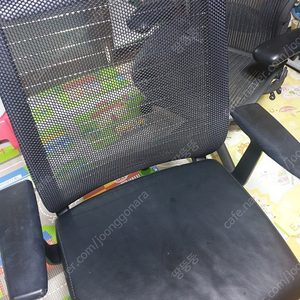 스틸케이스 씽크 체어 가죽좌판, 메쉬등판 의자