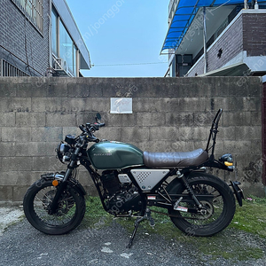 부캐너 125 21년식 올리브 그린