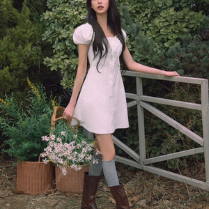 장원영 로라로라 레이스 미니 원피스 M사이즈