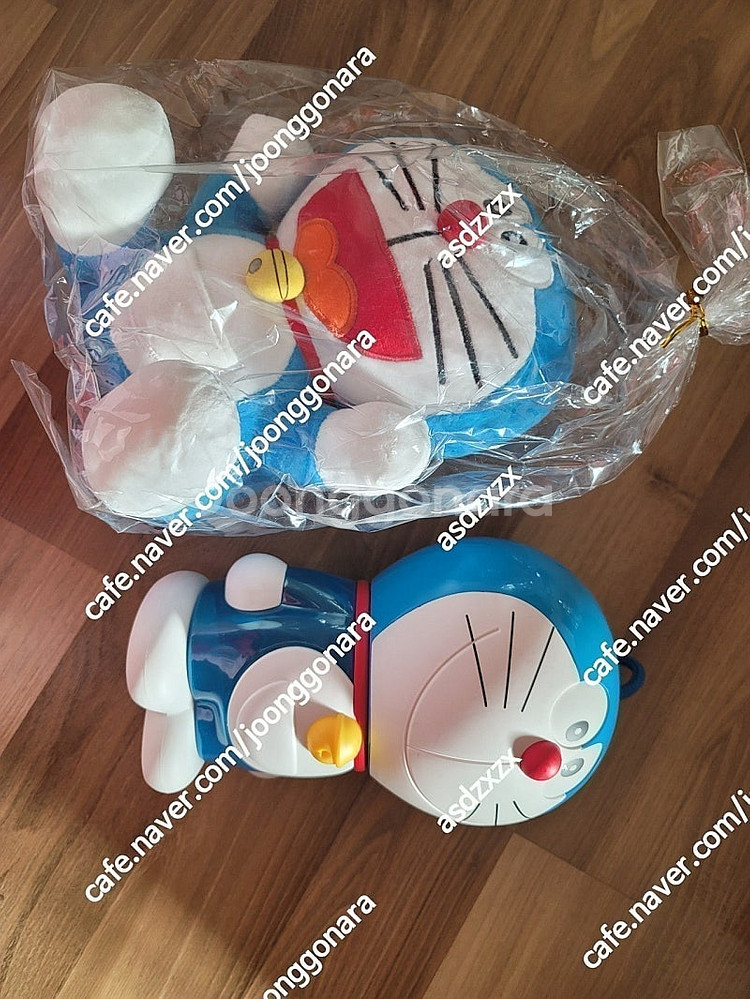 도라에몽 저금통1개 +인형2개--0