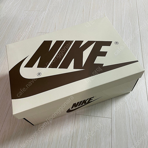 트래비스 스캇 x 나이키 에어조던 1 로우 G 골프 뉴트럴 올리브 Travis Scott Nike Air Jordan 1 Low Golf (FZ3124-200)
