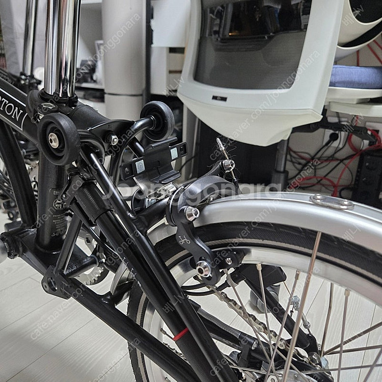 브롬톤 자전거 미니벨로 6단 블랙 21년식--2