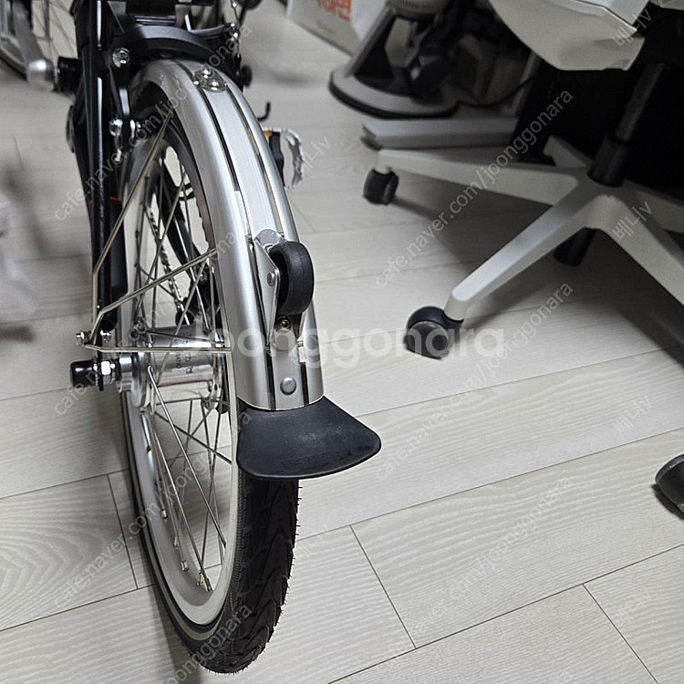 브롬톤 자전거 미니벨로 6단 블랙 21년식--3