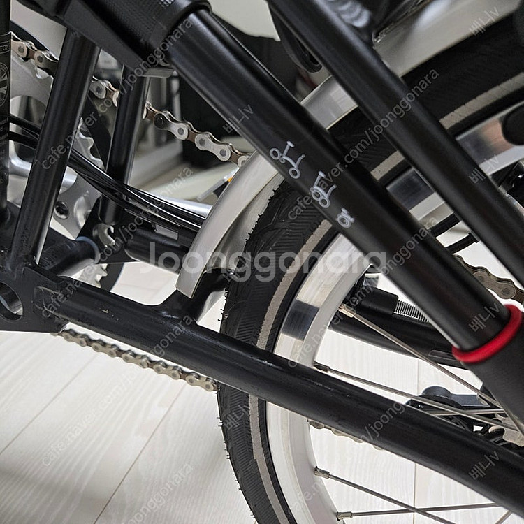 브롬톤 자전거 미니벨로 6단 블랙 21년식--4