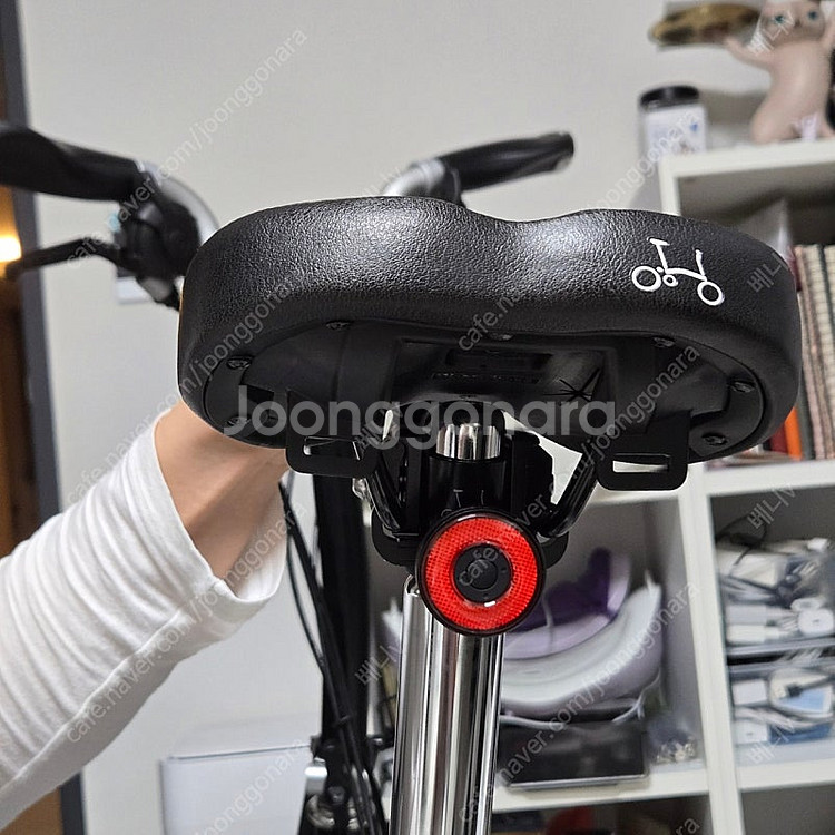 브롬톤 자전거 미니벨로 6단 블랙 21년식--8