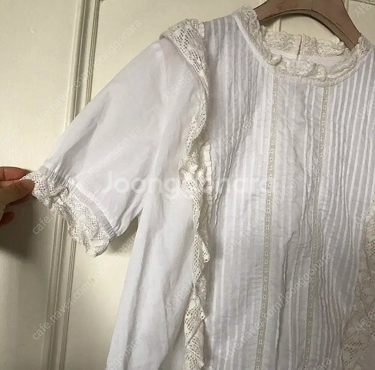 프릴 레이스 리본 러블리 아일렛 블라우스 제평 루이리치...--1