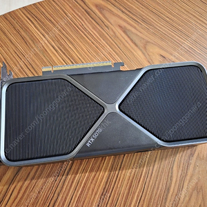 리더스시스템즈 RTX5070 Founders Edition (FE)