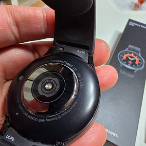 갤럭시 워치 5 45mm LTE(LG U+) 블랙 티타늄 팝니다.