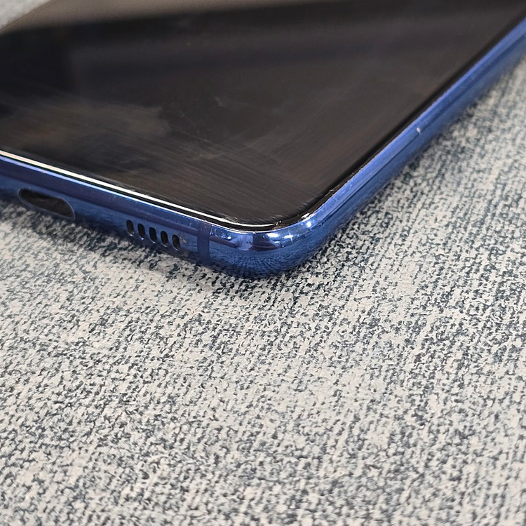 갤럭시 A9프로 블루 128기가 무잔상 가성비폰 6만에판매해요 이미지