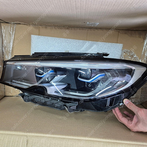 BMW G20 레이저라이트 판매합니다. [조수석라이트깨짐]