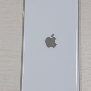 아이폰SE2 화이트색상 64용량 상태좋은 무잔상 미파손 단말기 16만 판매합니다