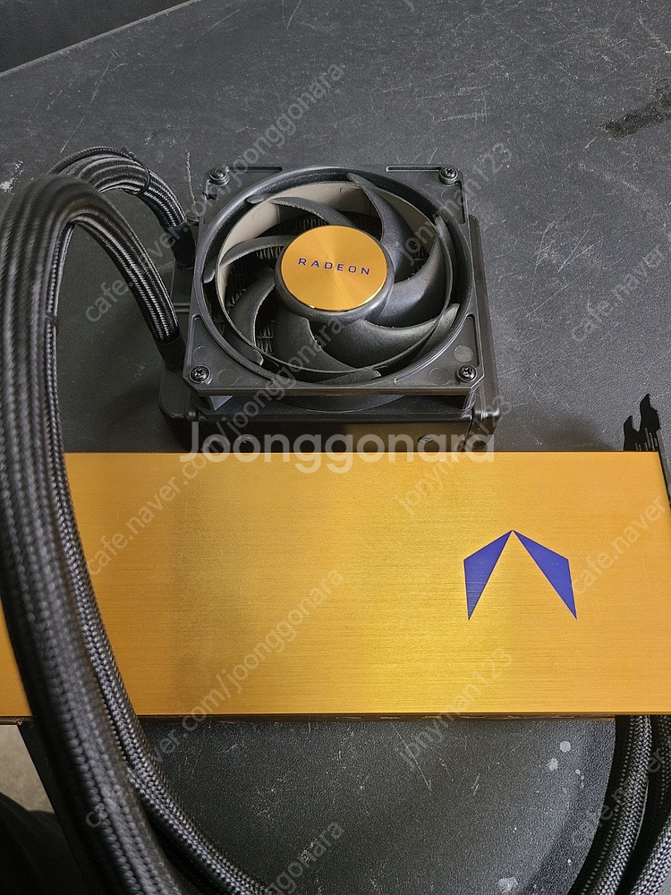 AMD AMD Radeon Vega Frontier E...--1