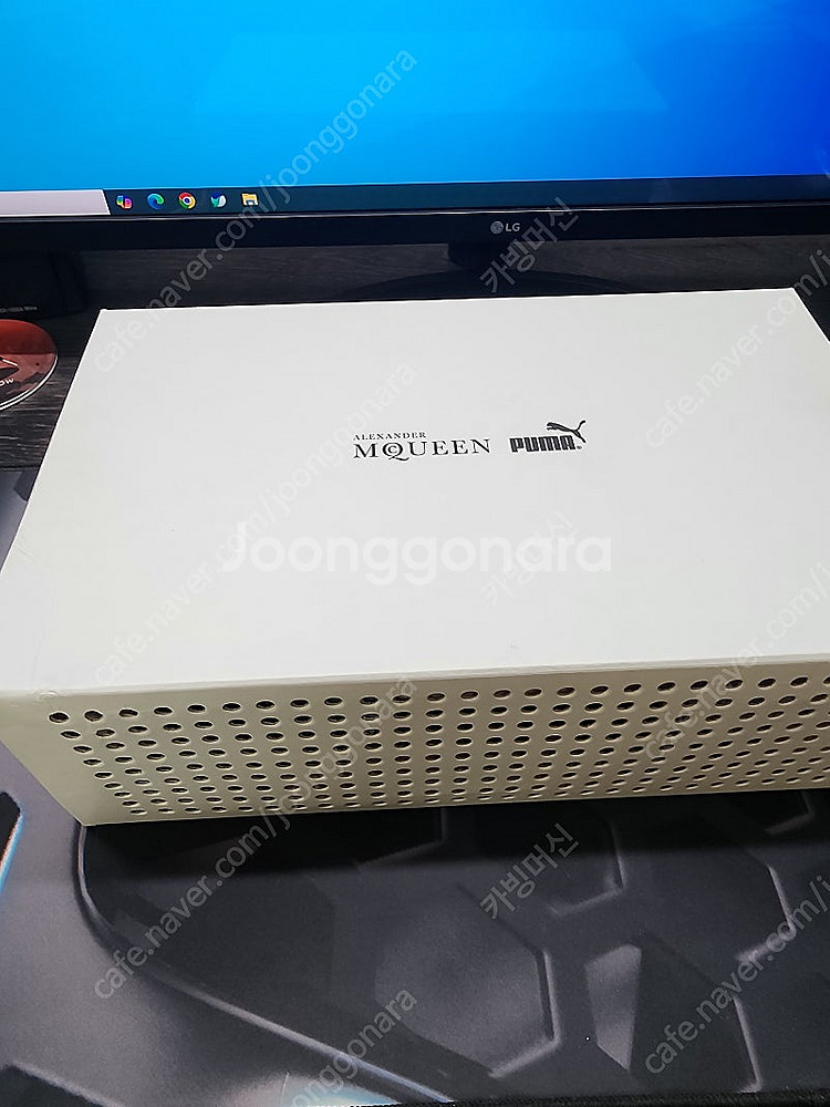 알렉산더맥퀸 스니커즈 신발 판매합니다.--4