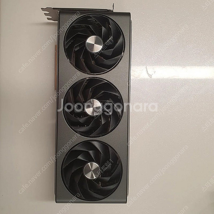 Sapphire RX 7900 XTX Nitro+ Va...--3