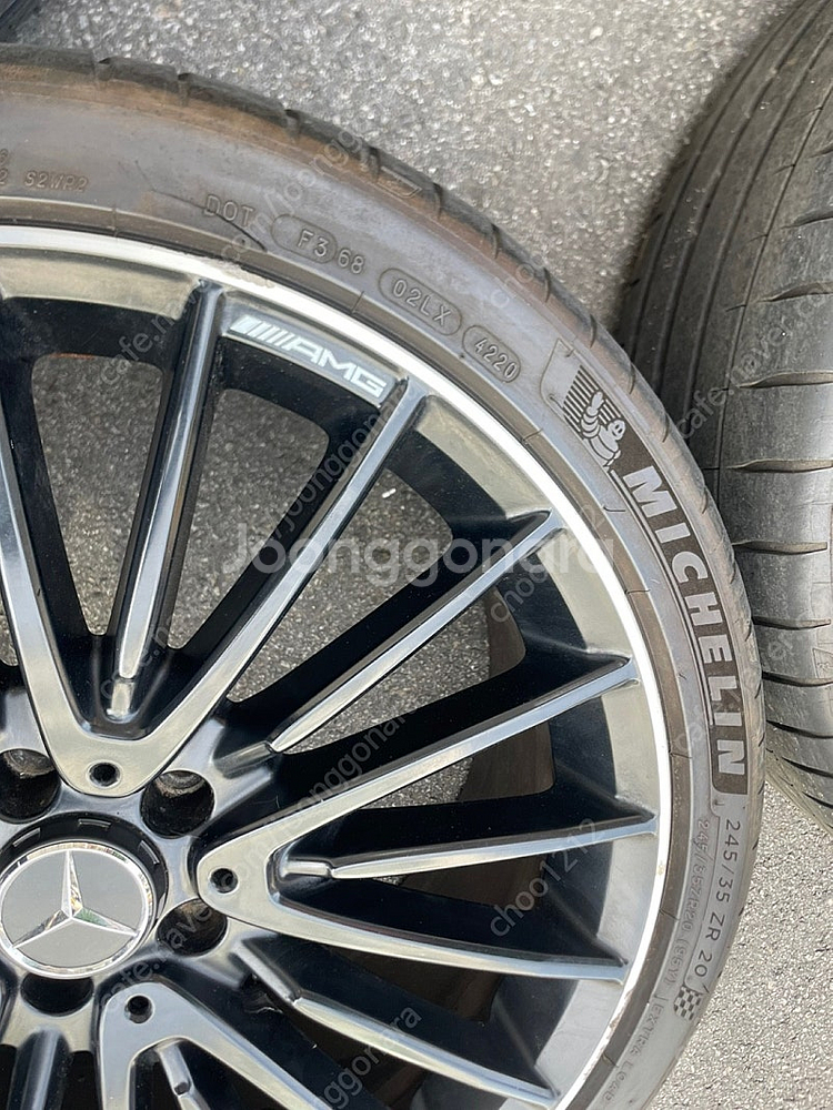 벤츠 gla45 amg 20인치 휠타이어 팝니다--6