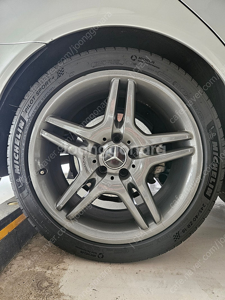 벤츠 w211 w219 amg 18인치 휠타이어 팝니다--4