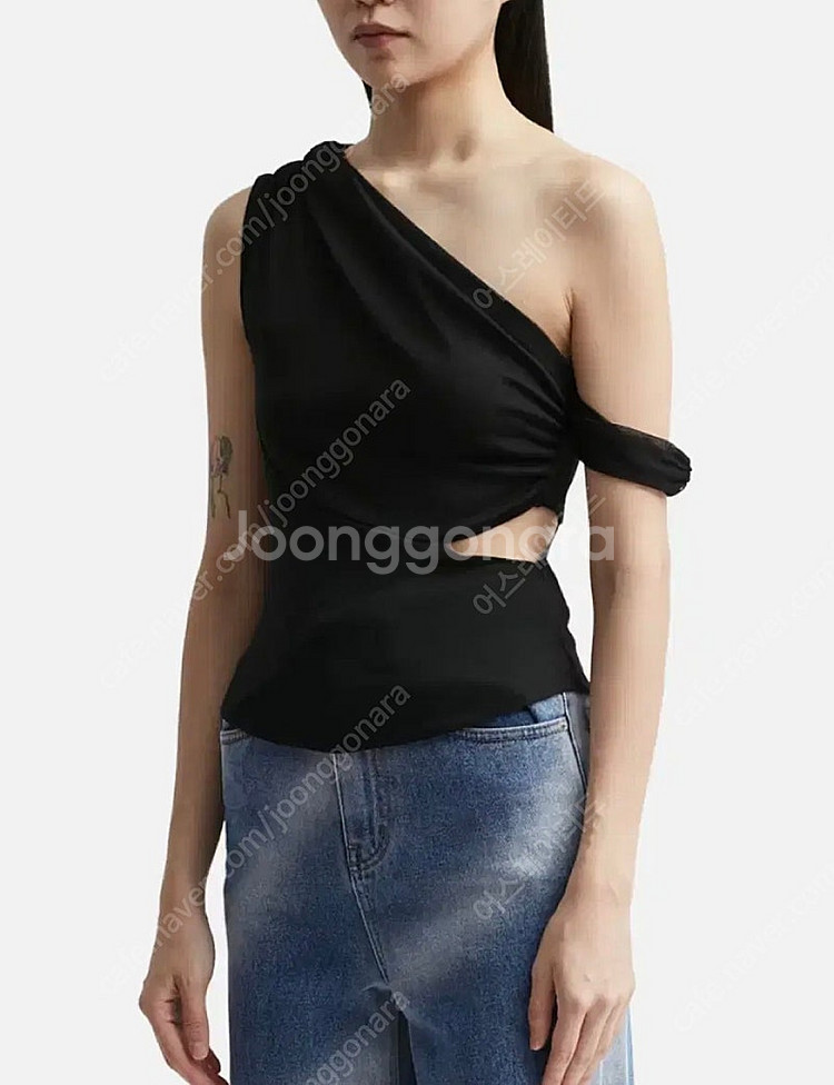 미스치프 오프숄더 나시 cowl neck s사이즈--0