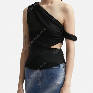미스치프 오프숄더 나시 cowl neck s사이즈