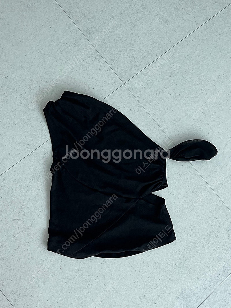 미스치프 오프숄더 나시 cowl neck s사이즈--4