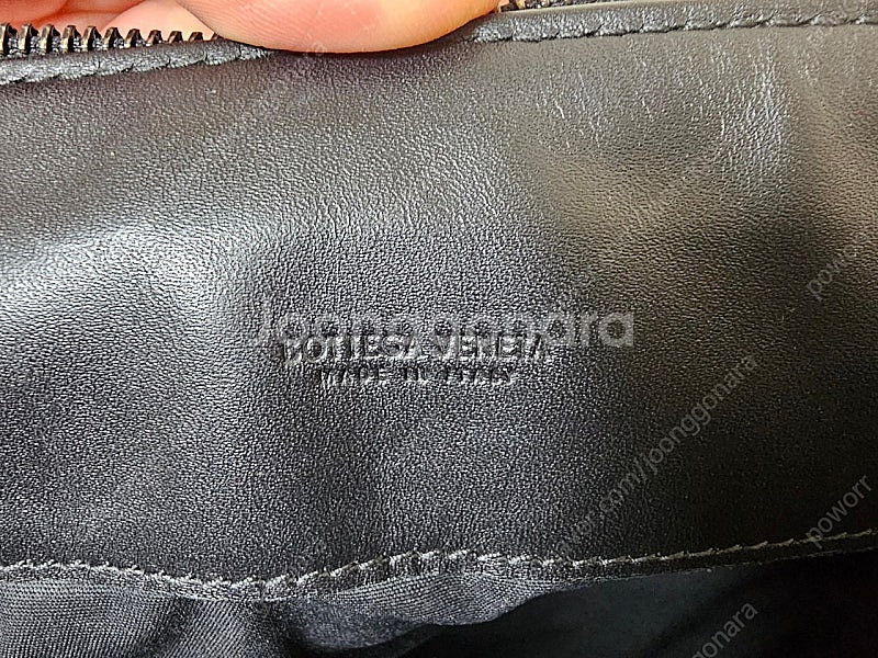 보테가베네타 클러치 팝니다.--1