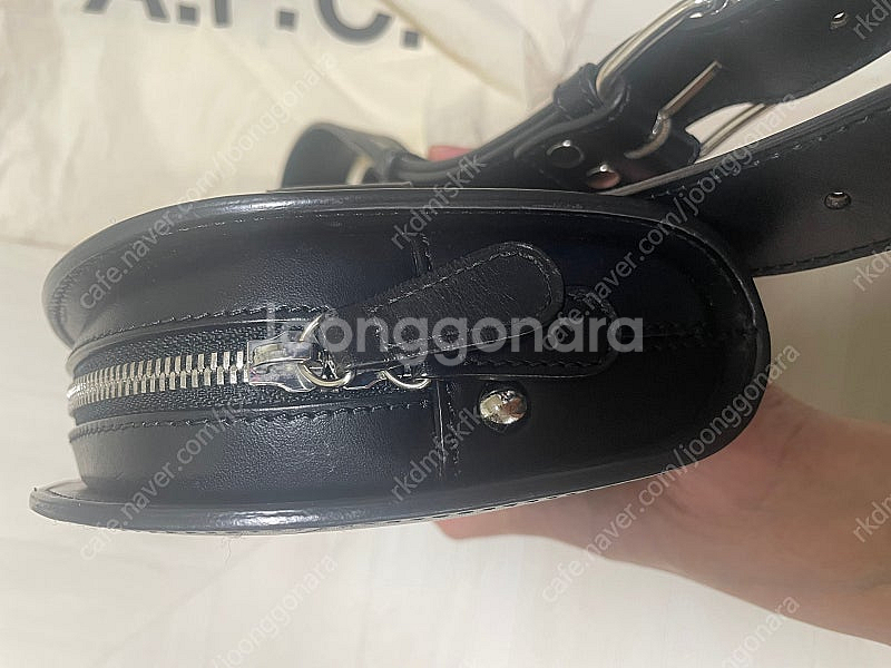 apc 아페쎄 하프문 벨트백 중고 택포--7