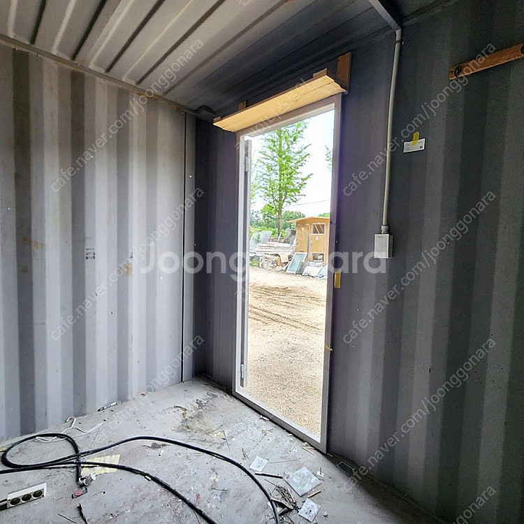 [경기도 여주] 3M x 2M 창고용 중고 컨테이너! 외부 도색 완료 + 전기설비 포함!--8