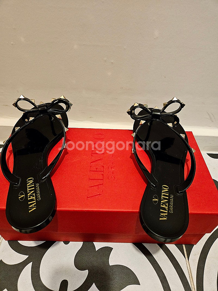 발렌티노 락스터드 조리 38--2