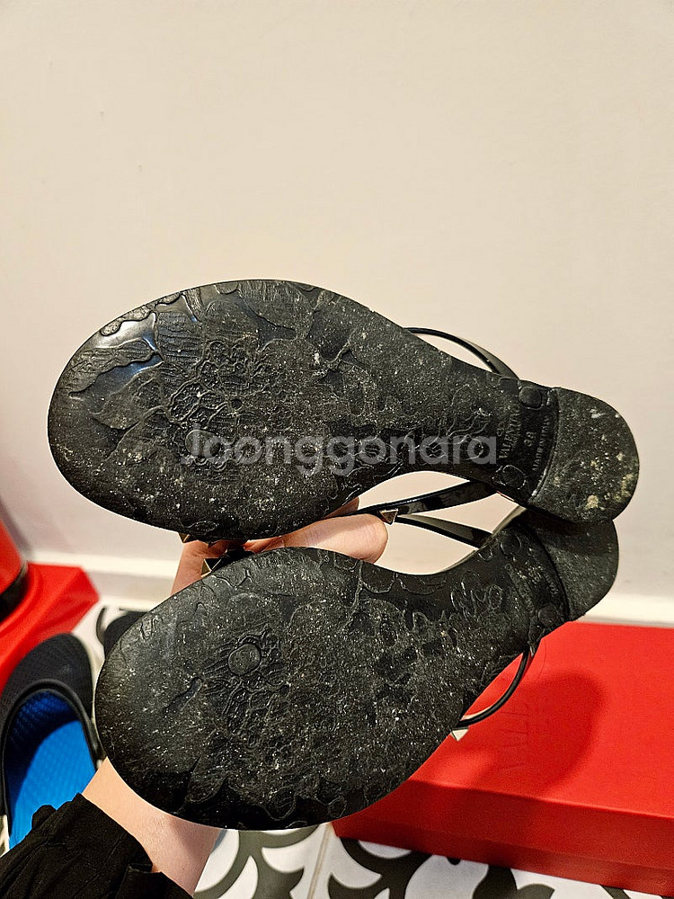 발렌티노 락스터드 조리 38--4