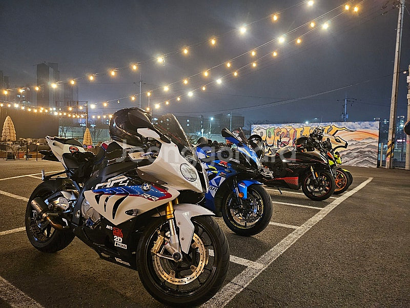 Bmw s1000rr 14년식 sc풀배기 팝니다.--0