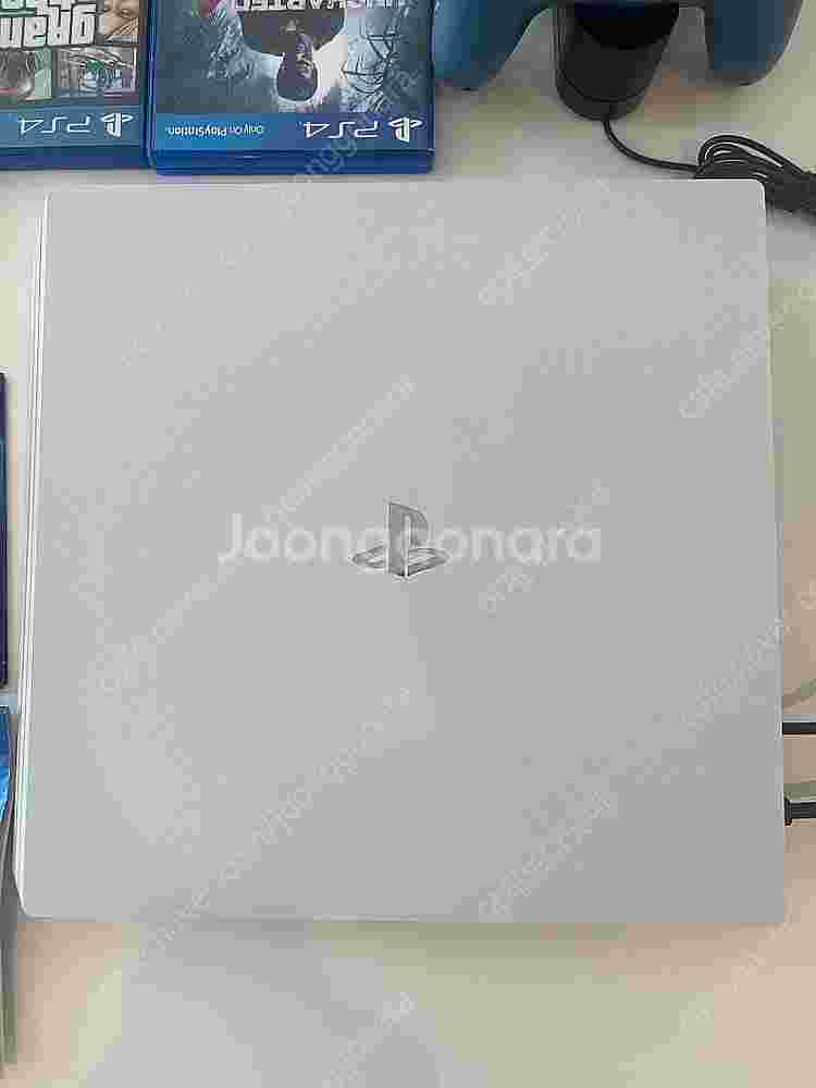 플스4 프로 화이트 PS4 Pro 1TB--1