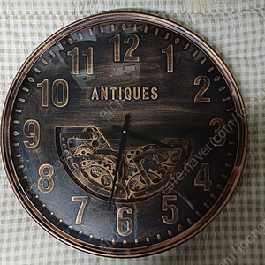 앤티크 느낌의 벽시계