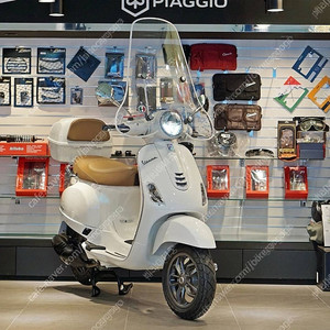 lx125 화이트 21년식 정품탑박스포함 64xxkm